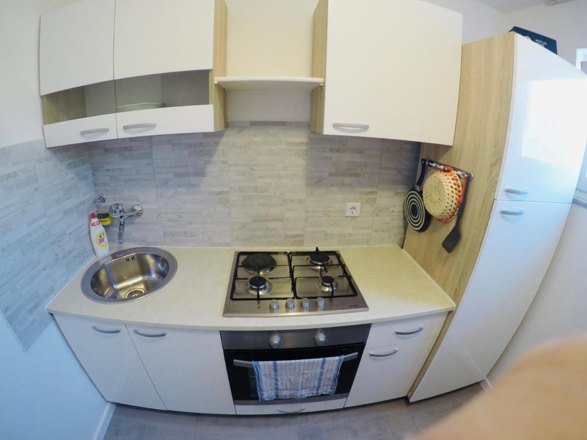 Apartments Lopac جادرانوفو المظهر الخارجي الصورة