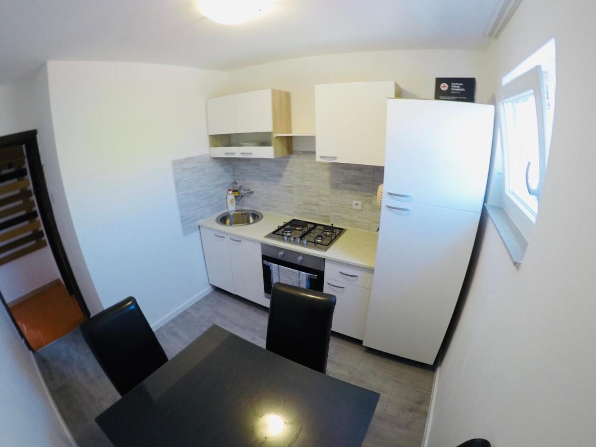 Apartments Lopac جادرانوفو المظهر الخارجي الصورة