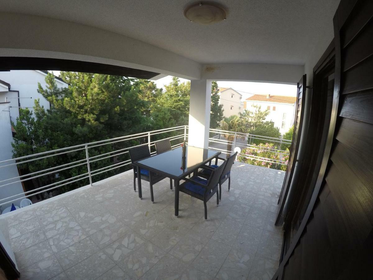 Apartments Lopac جادرانوفو المظهر الخارجي الصورة